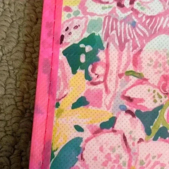 Discontinued lilly pulitzer bag - Picture 2 of 2
